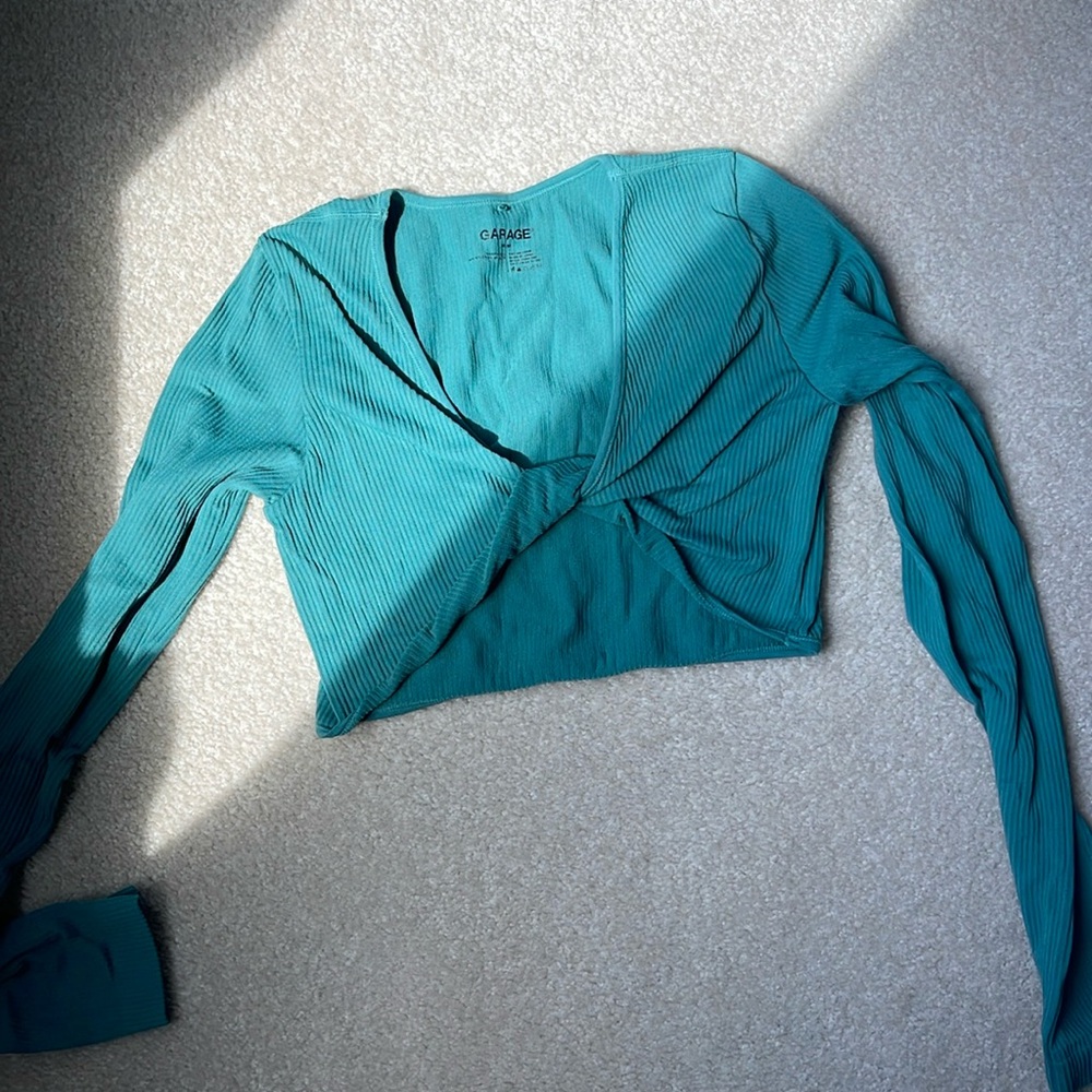 Teal crop top with knot in front